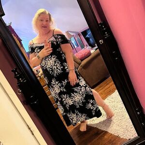 Me 2 Magic XL Black Floral Dress Maxi Very Lite "Like Wearing Nothing"
